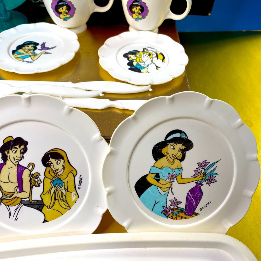 Disney Store Exclusive Vintage 90’s Aladdin & Princess JasmineTea Set - Picture 4 of 14